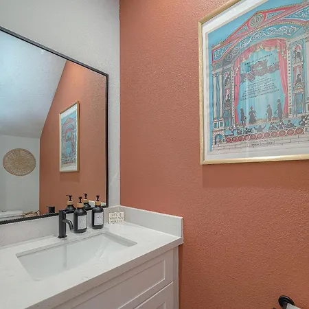 Modern Home Near Downtown With Fast Wifi, Bbq, Games & Ev Equipped! Houston Extérieur photo