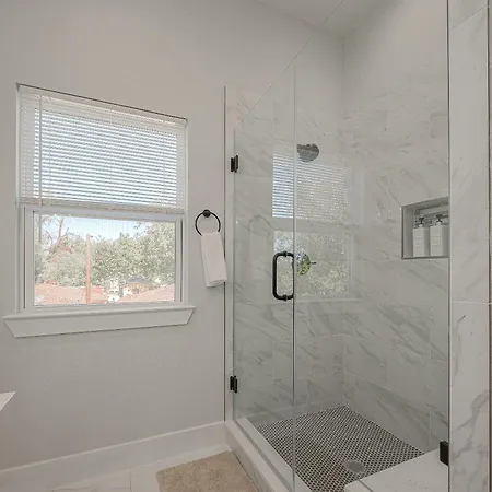 Modern Home Near Downtown With Fast Wifi, Bbq, Games & Ev Equipped! Houston Extérieur photo