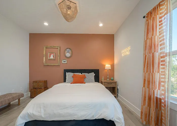 Modern Home Near Downtown With Fast Wifi, Bbq, Games & Ev Equipped!