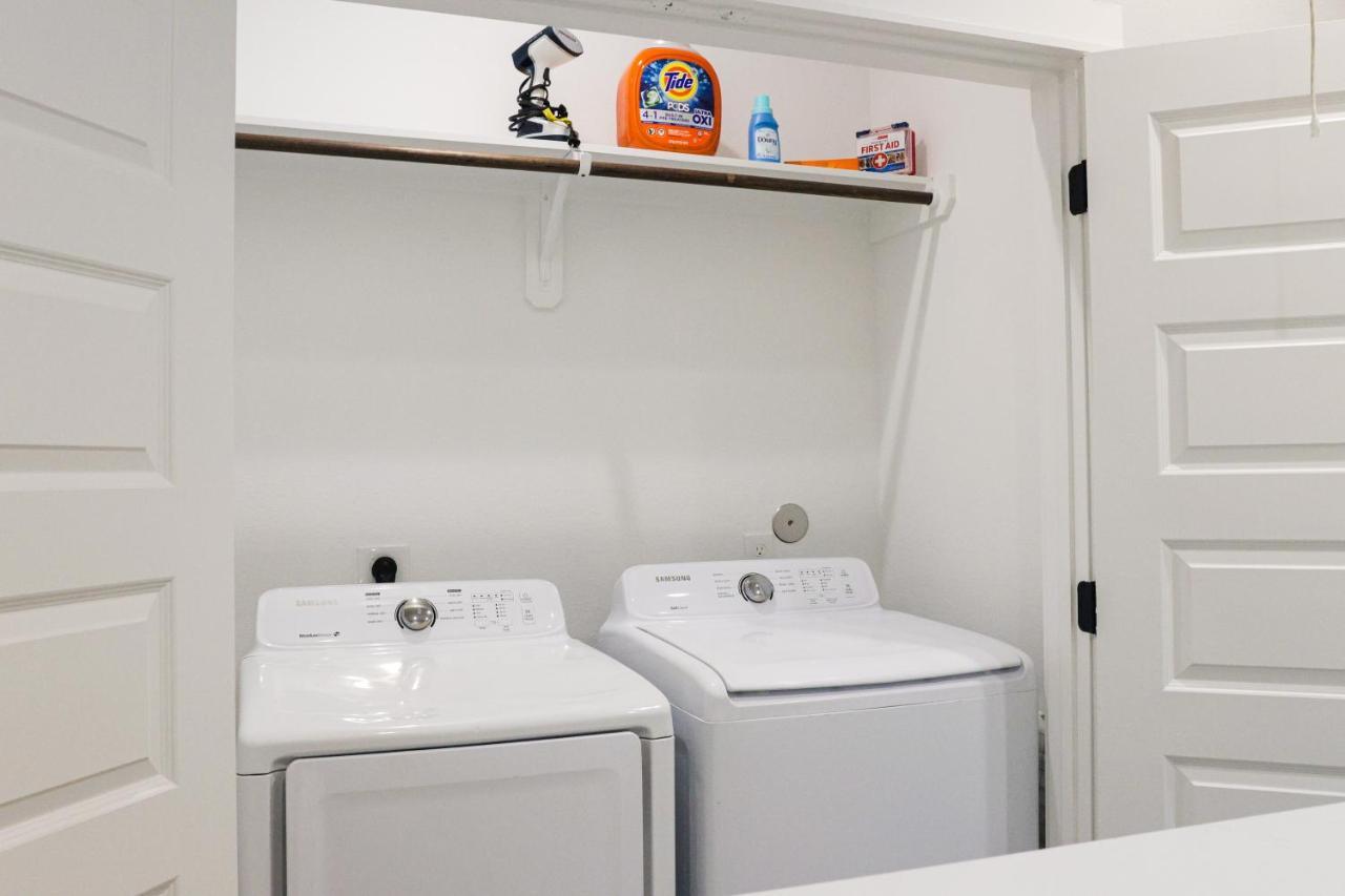 Hébergement de vacances Modern Near Downtown With Fast Wifi, Bbq, Games & Ev Equipped!