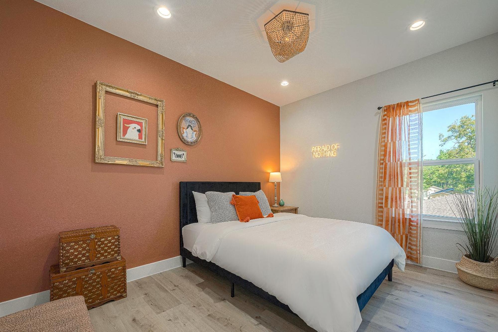 Modern Near Downtown With Fast Wifi, Bbq, Games & Ev Equipped! Hébergement de vacances *