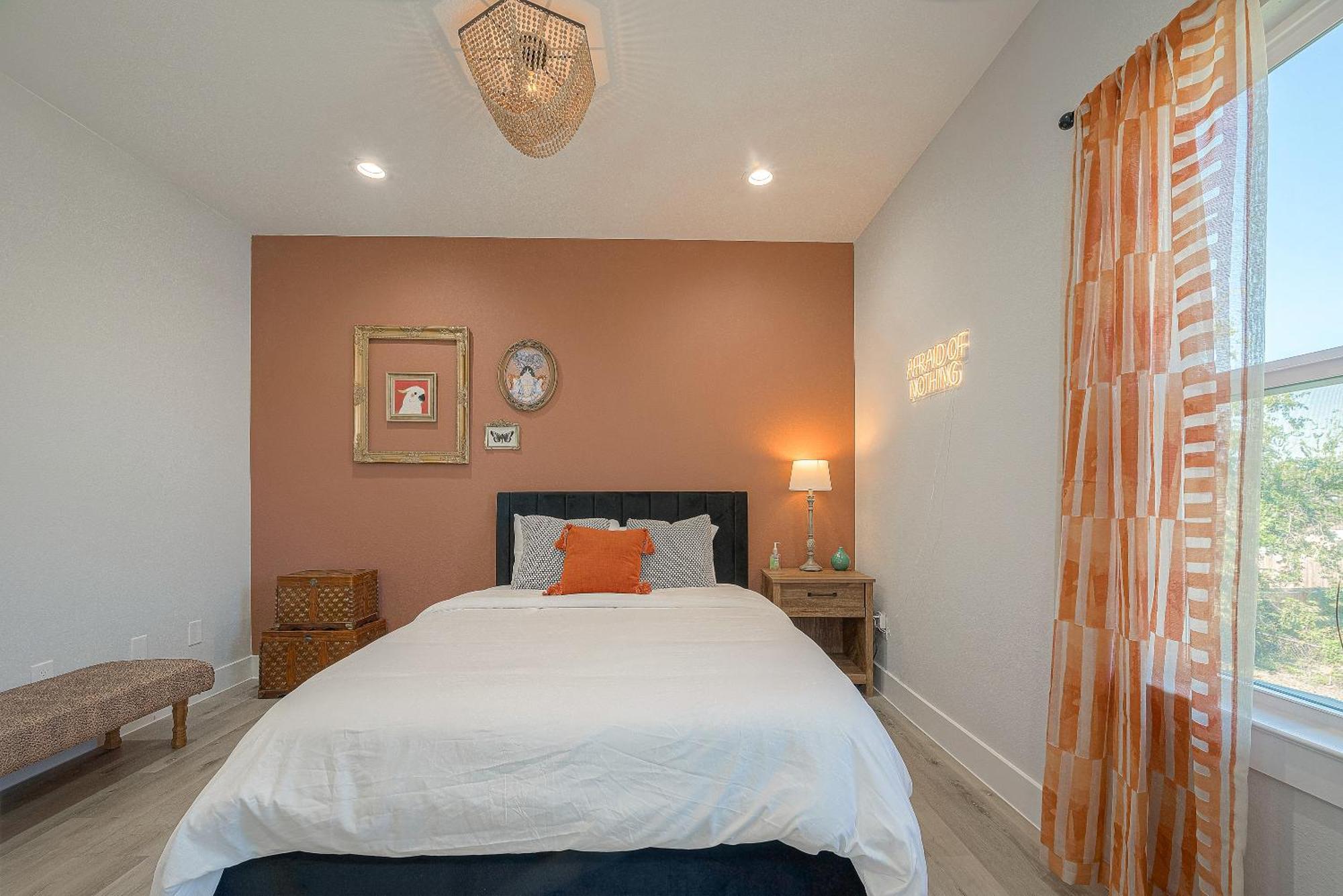Hébergement de vacances Modern Near Downtown With Fast Wifi, Bbq, Games & Ev Equipped! *